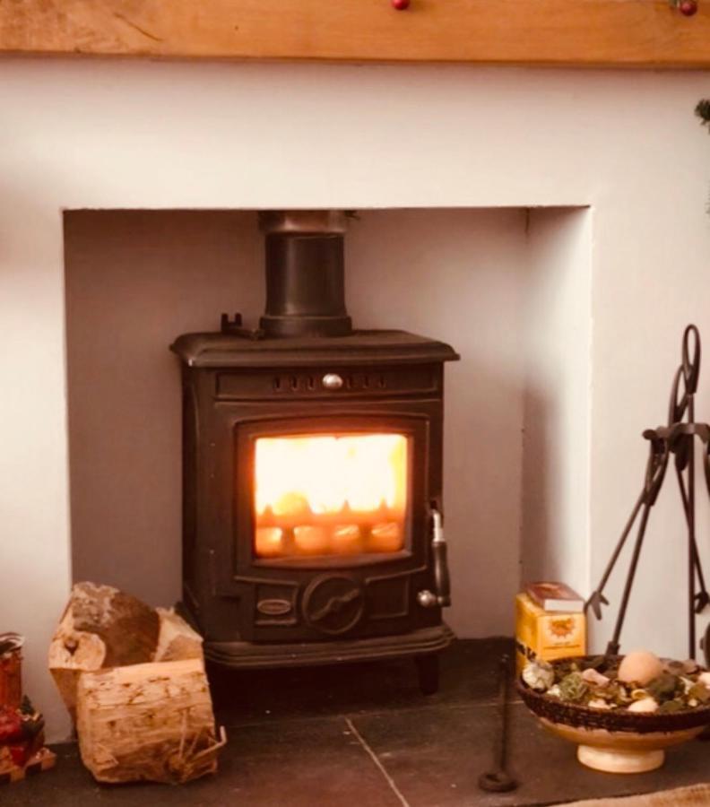 Ponderosea Cottage Free Gated Parking M1 & City Location, Wood Stove 리즈번 외부 사진