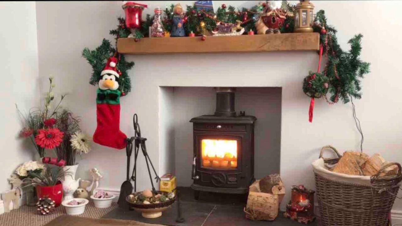 Ponderosea Cottage Free Gated Parking M1 & City Location, Wood Stove 리즈번 외부 사진
