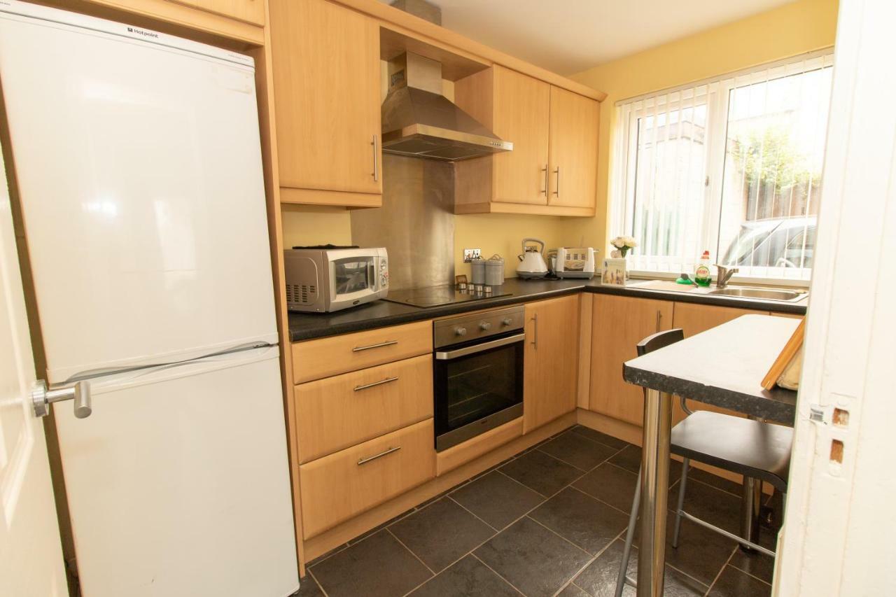 Ponderosea Cottage Free Gated Parking M1 & City Location, Wood Stove 리즈번 외부 사진